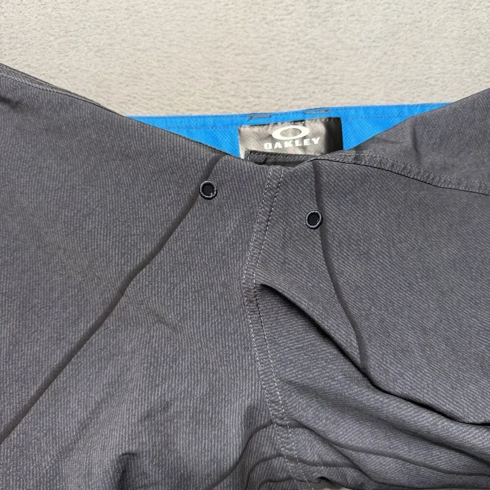 Oakley Mens 34 Hybrid Boardshorts Swim Trunks Striped Gray Black 10